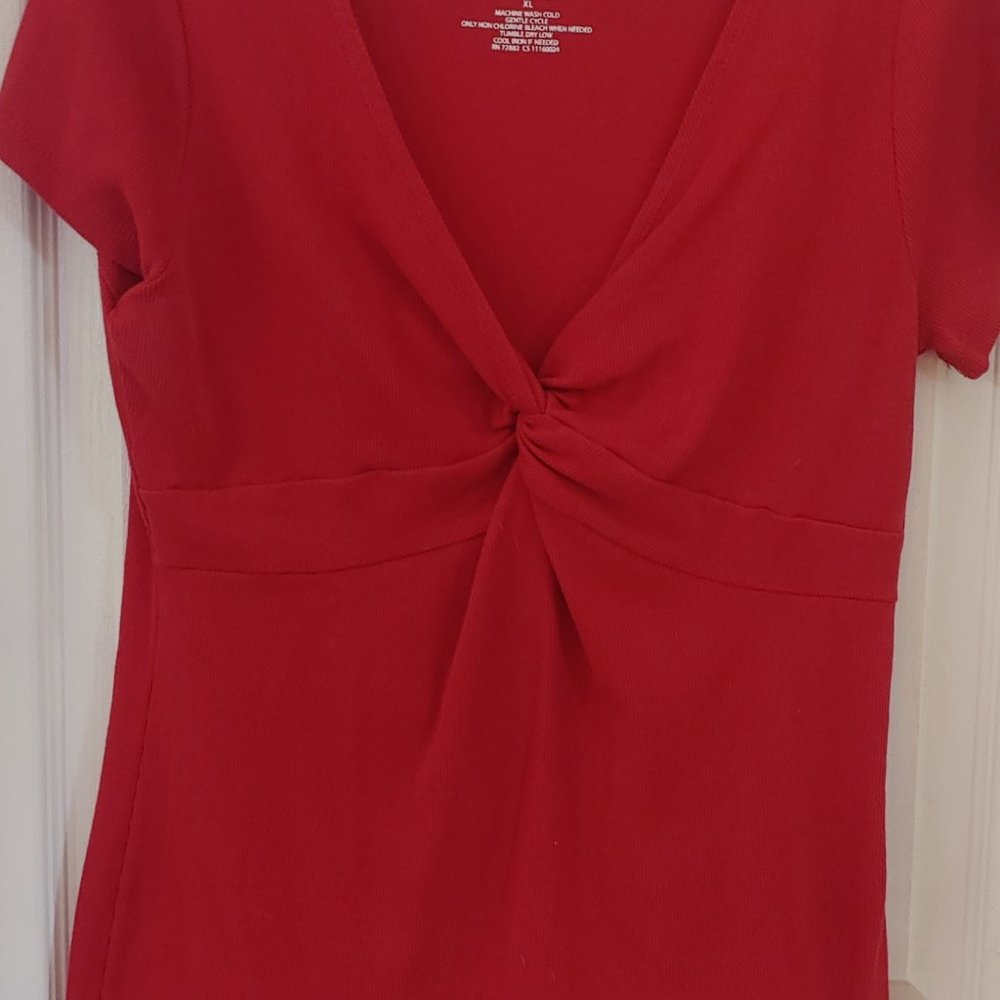 Red v-neck sweater xl